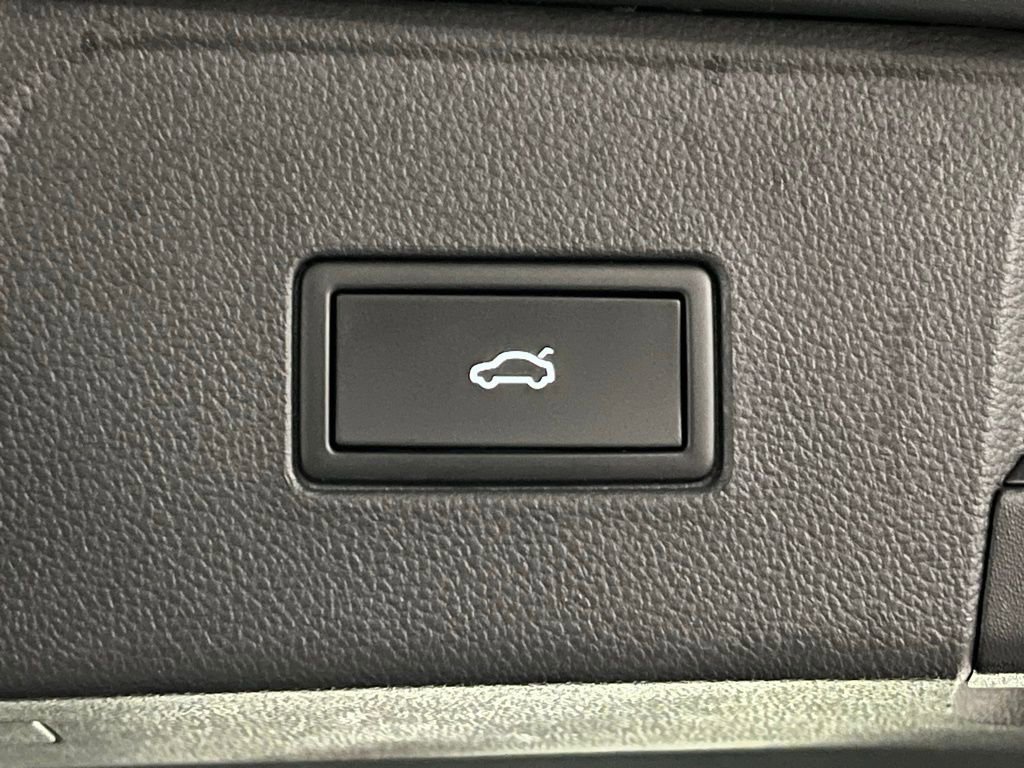 Used 2022 Volkswagen Atlas SE image 41