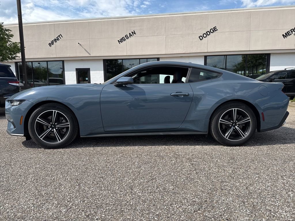 Used 2025 Ford Mustang Premium RWD image 7