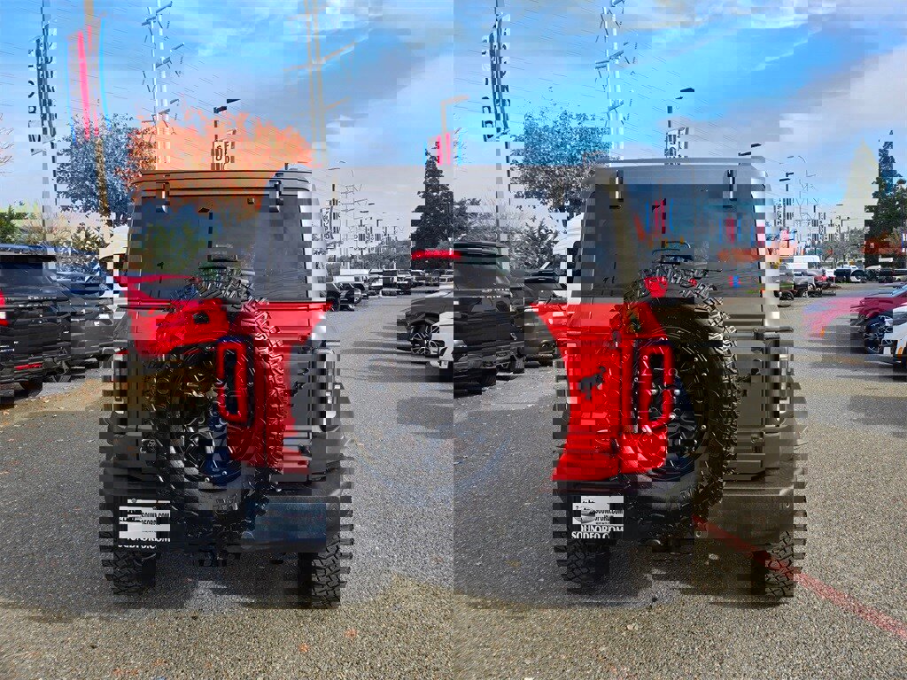 Used 2024 Ford Bronco Wildtrak image 6