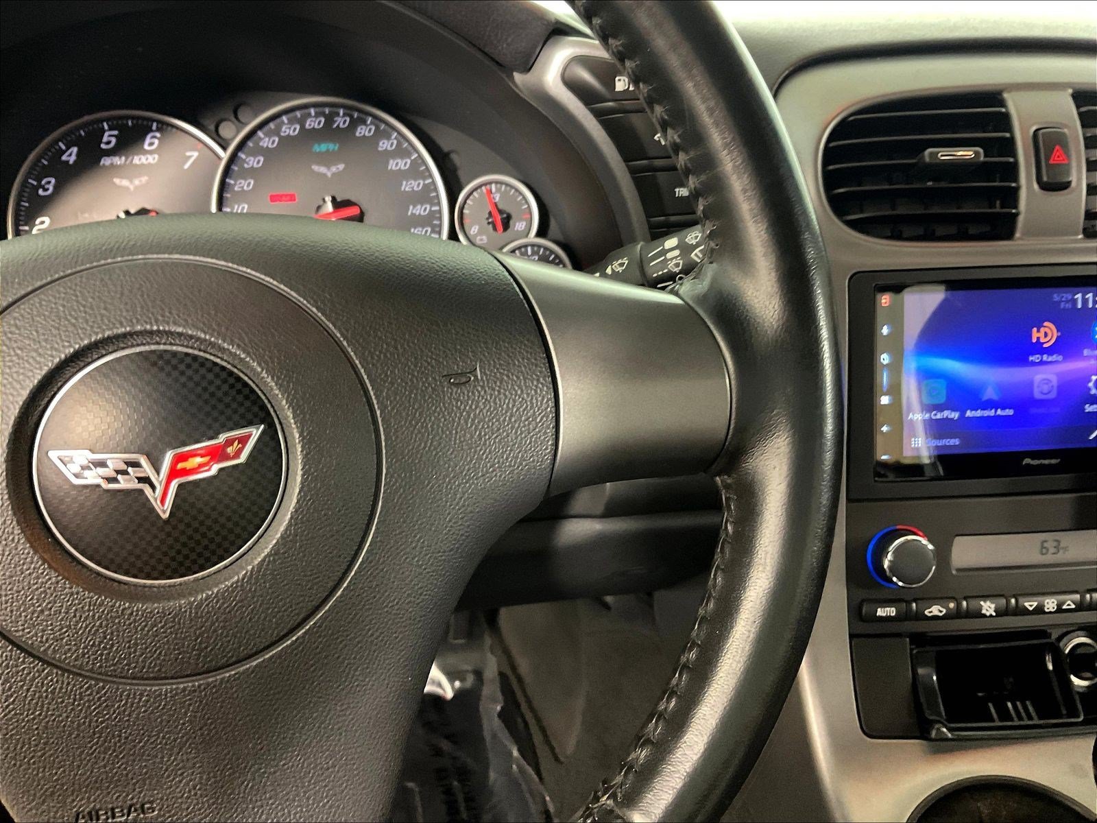 Used 2006 Chevrolet Corvette Coupe w/ Preferred Equipment Group RWD image 11
