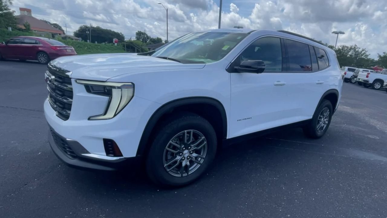 Used 2025 GMC Acadia Elevation FWD image 4