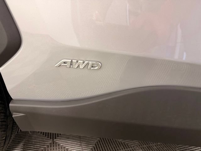 Used 2024 Toyota RAV4 LE AWD/4WD image 3