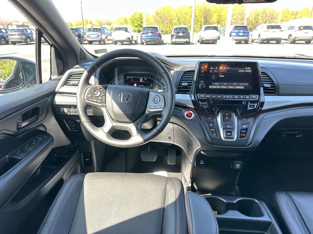 Used 2024 Honda Odyssey Sport image 17