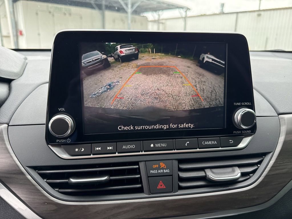 Used 2025 Nissan Altima 2.5 SV FWD image 9