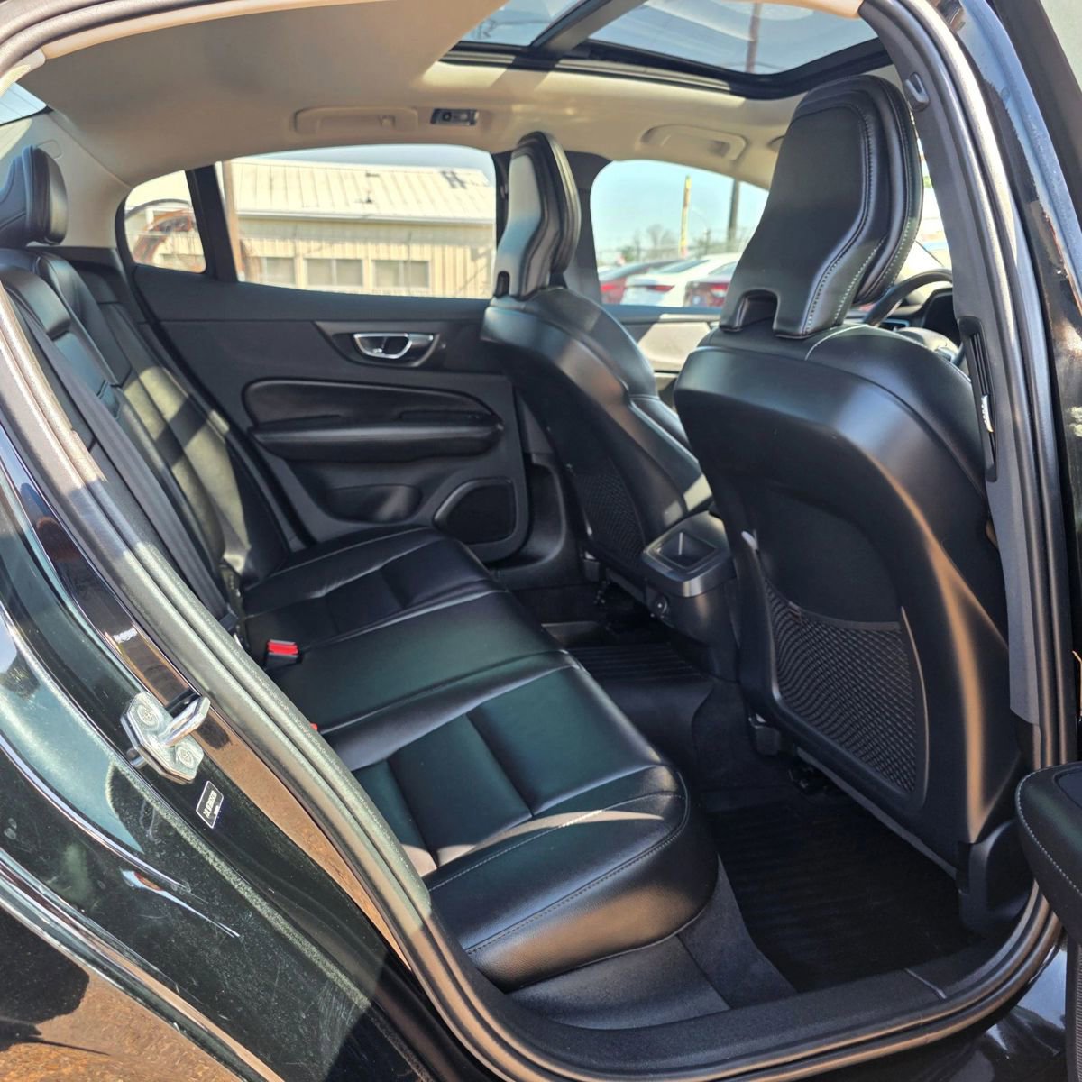 Used 2022 Volvo S60 B5 Inscription image 19