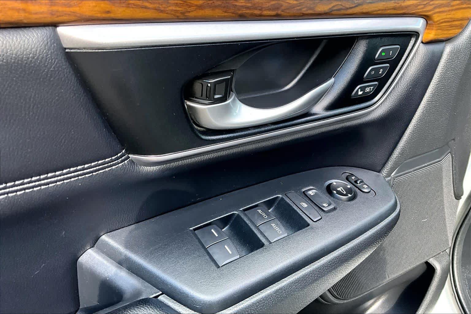 Used 2018 Honda CR-V EX-L image 32