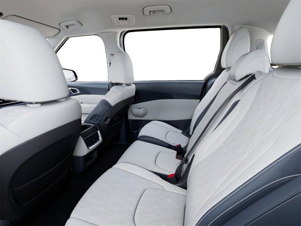 New 2026 Kia Carnival EX image 18