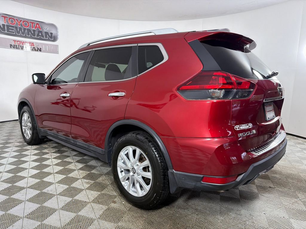 Used 2018 Nissan Rogue SV w/ Premium Package FWD image 6