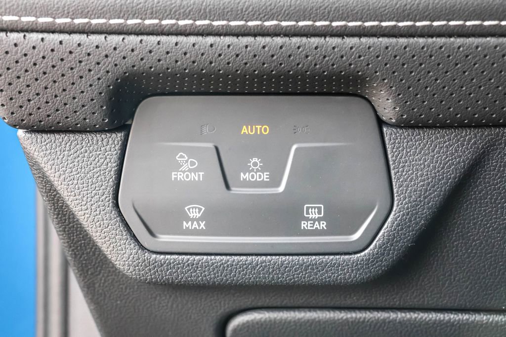 New 2026 Volkswagen Atlas Cross Sport SE image 24