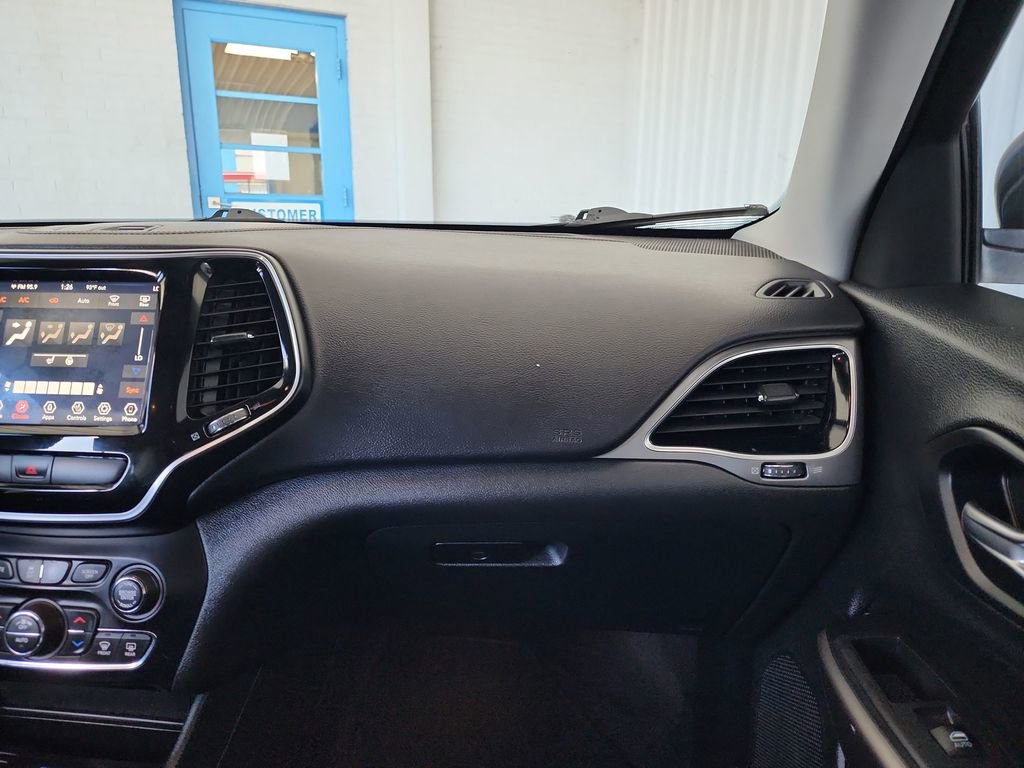 Used 2019 Jeep Cherokee Limited FWD image 21
