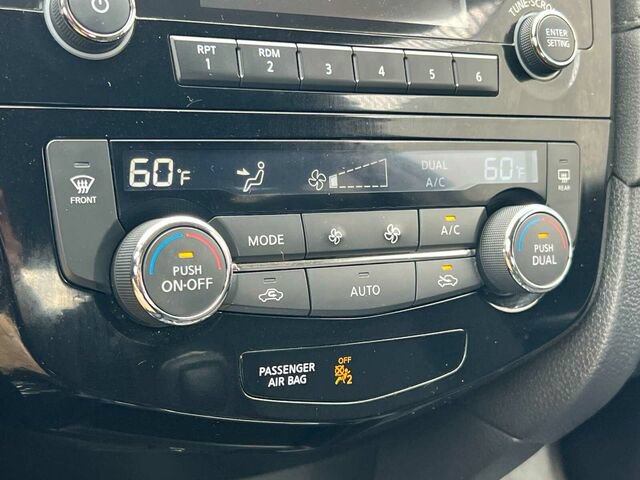 Used 2017 Nissan Rogue SV AWD/4WD image 24
