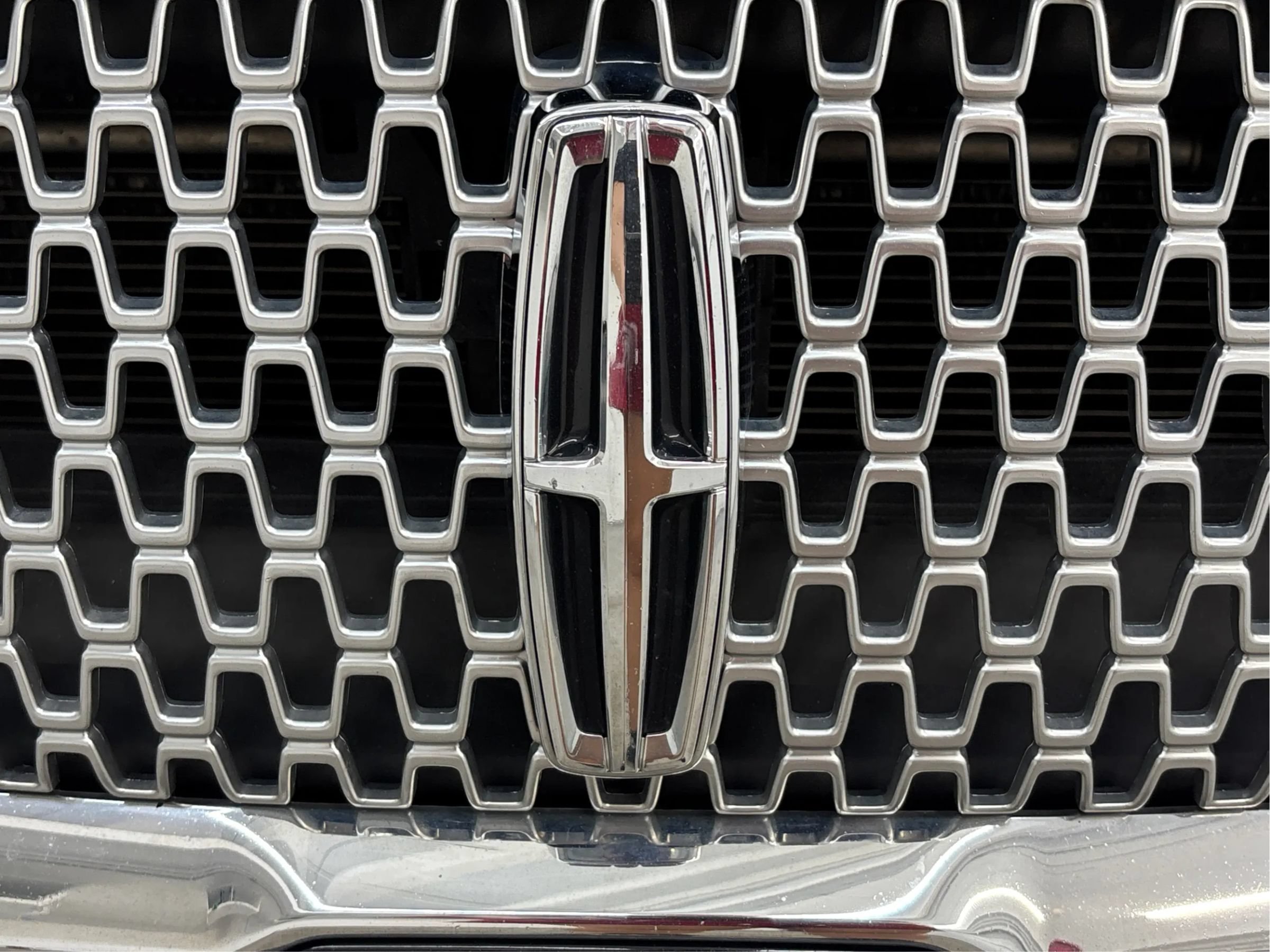 Used 2018 Lincoln MKZ Reserve w/ Technology Package AWD/4WD image 34