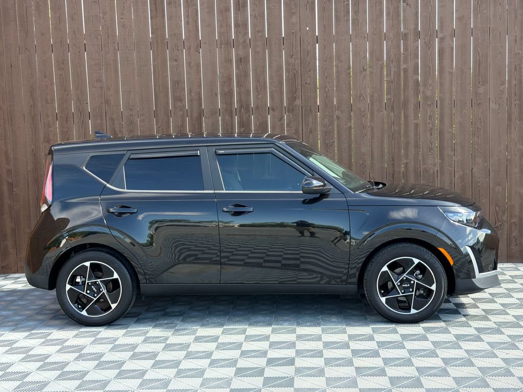 Used 2023 Kia Soul EX FWD image 14