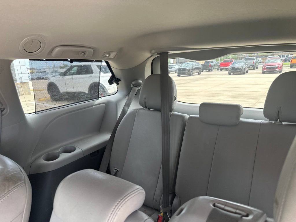 Used 2015 Toyota Sienna XLE Premium FWD image 25
