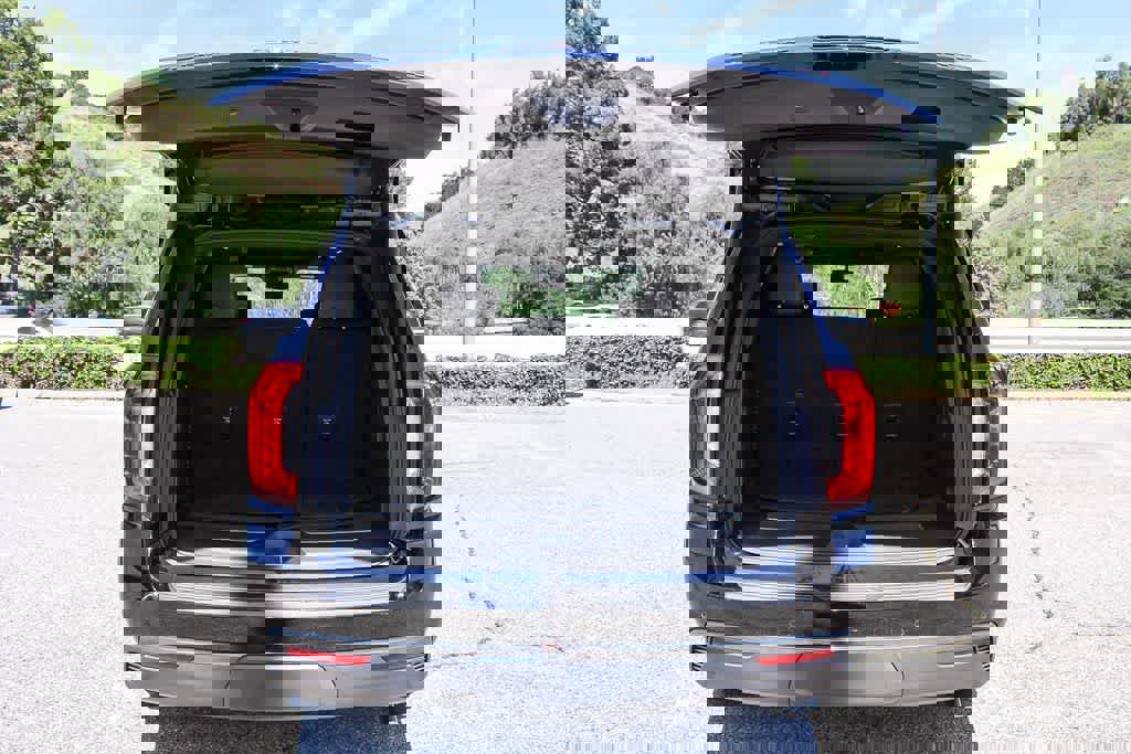 Used 2021 GMC Yukon AT4 w/ Rear Media and Nav Package image 27