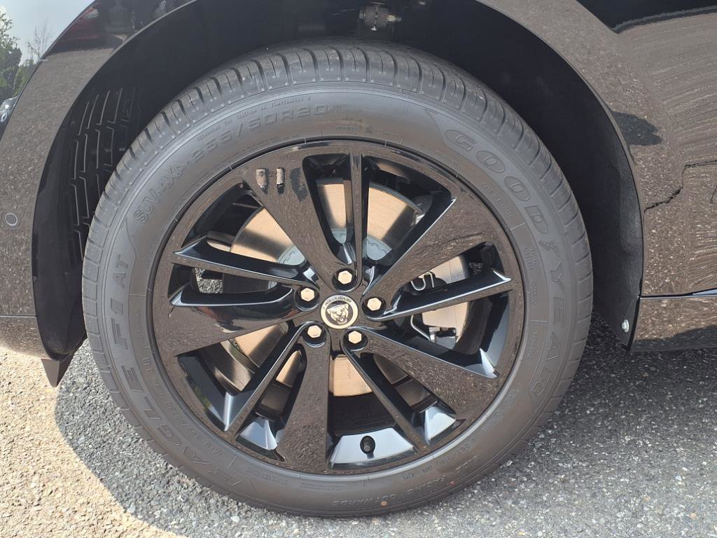 New 2026 Jaguar F-PACE R-Dynamic S image 9