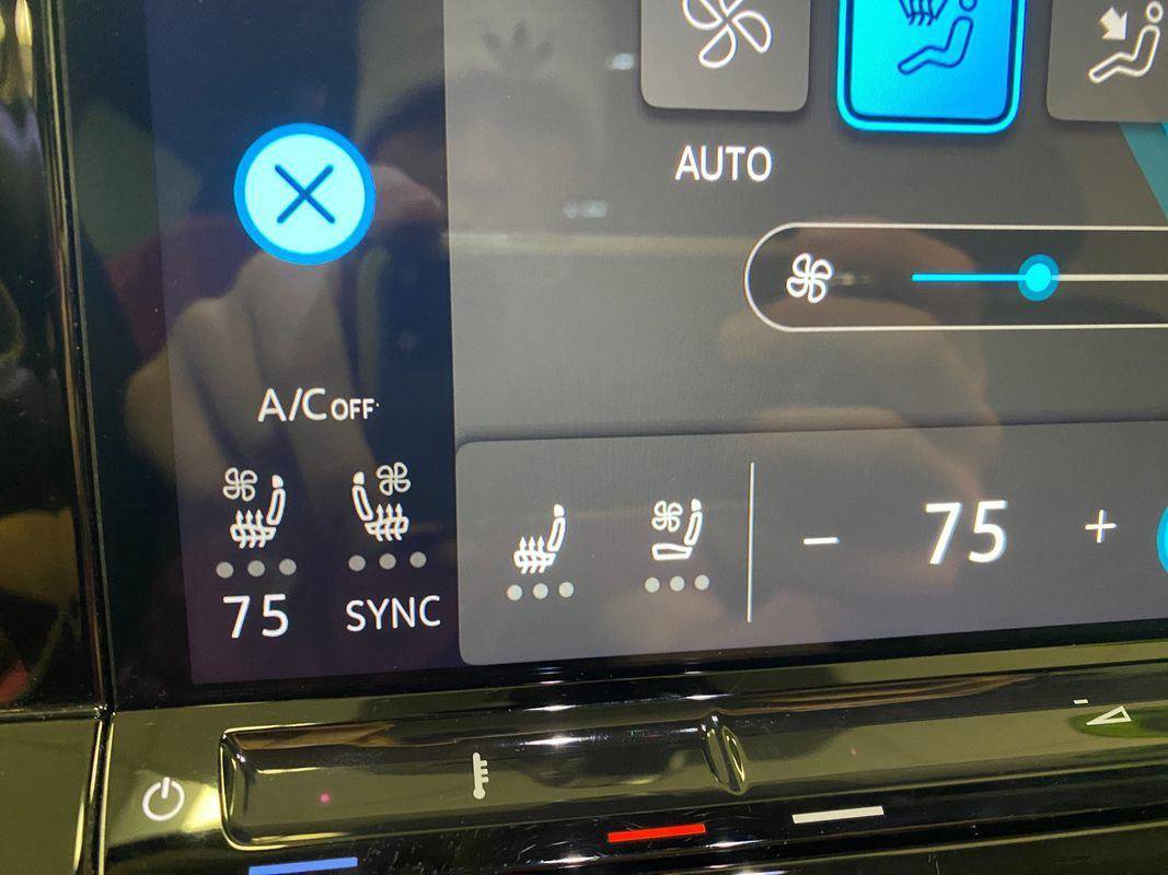 Used 2025 Volkswagen Atlas SE image 7