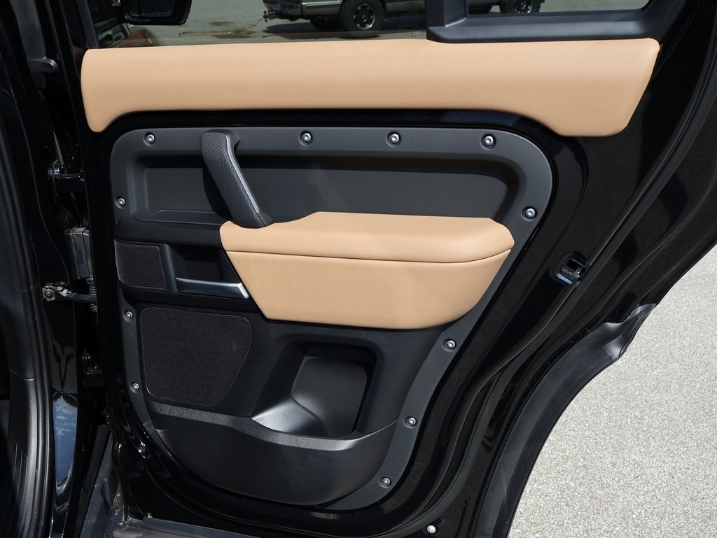 New 2026 Land Rover Defender 110 V8 image 15