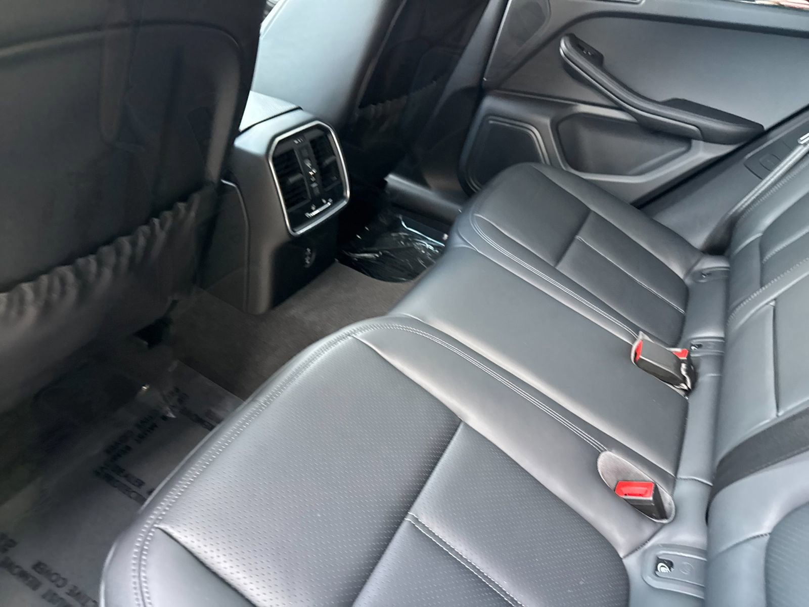 Certified 2026 Porsche Macan AWD/4WD image 14