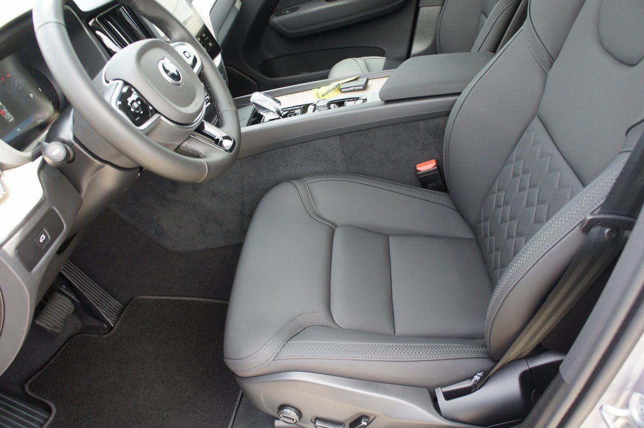 New 2026 Volvo XC60 B5 Plus w/ Protection Package Premier image 21