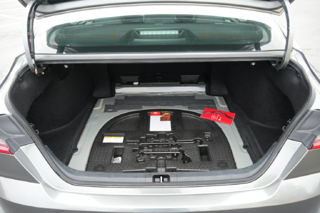 Used 2025 Toyota Camry SE FWD image 12