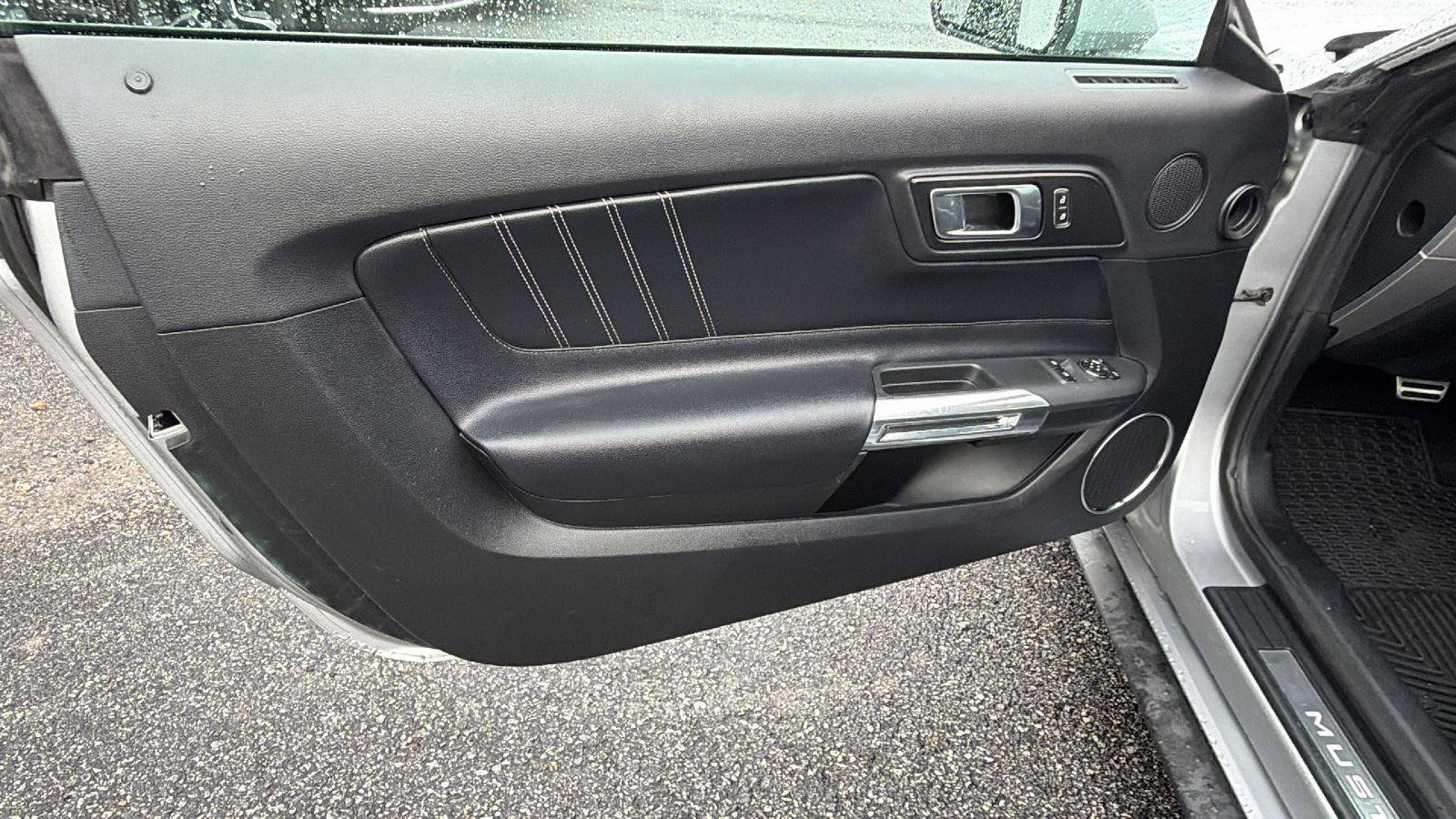 Used 2020 Ford Mustang Premium RWD image 14