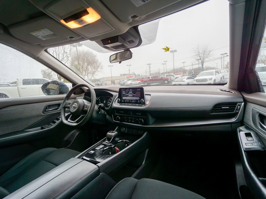 Used 2023 Nissan Rogue S image 24