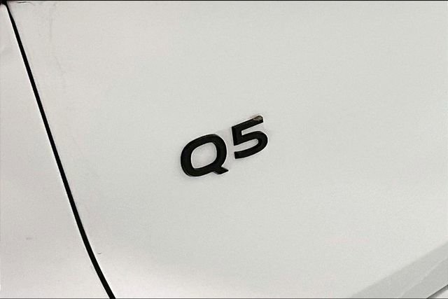 Used 2025 Audi Q5 Premium w/ Convenience Package image 32