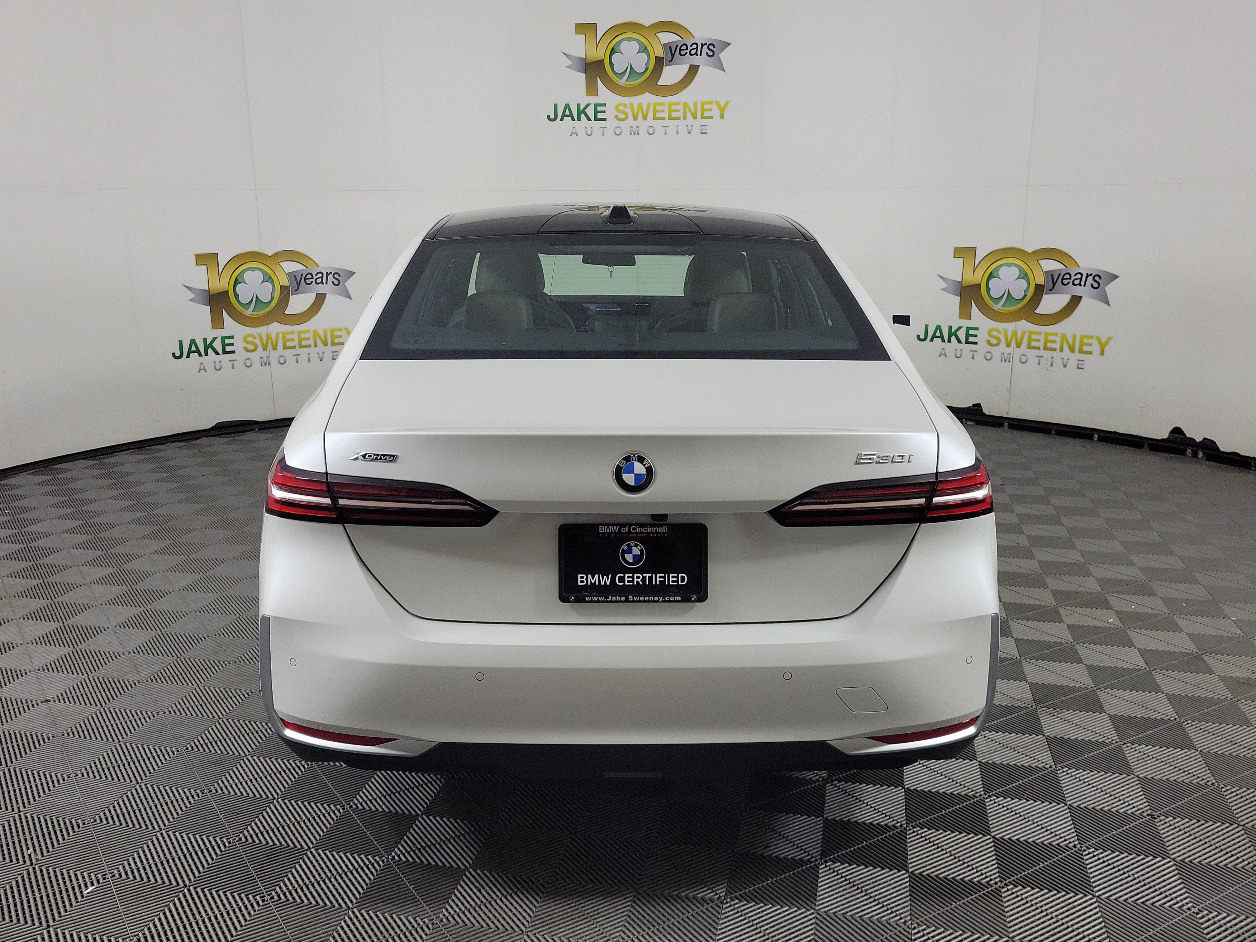 Certified 2027 BMW 530i xDrive w/ Premium Package AWD/4WD image 6