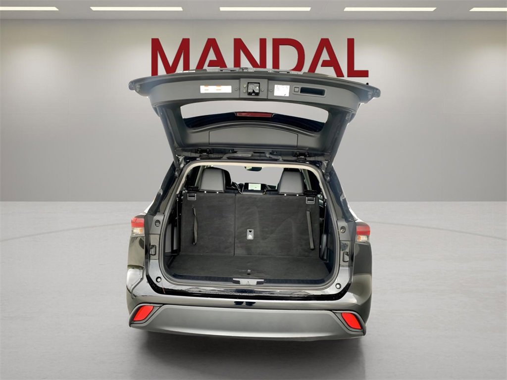 Used 2024 Toyota Highlander XLE image 22