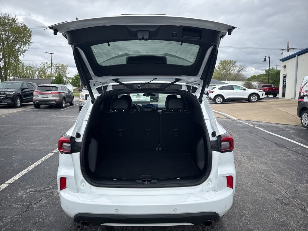 Used 2023 Ford Escape ST-Line w/ Tech Pack #1 AWD/4WD image 43