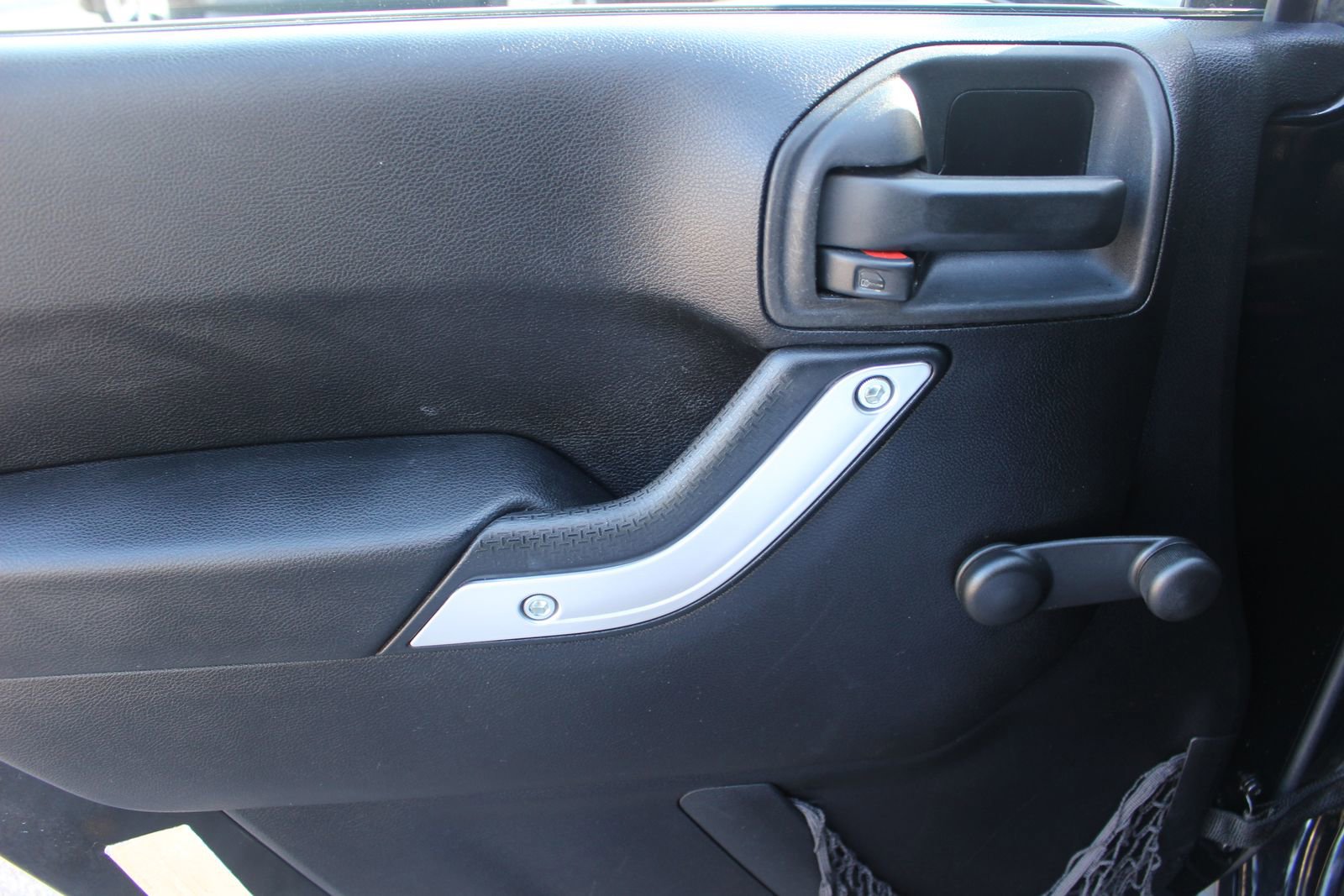 Used 2015 Jeep Wrangler Sport image 15