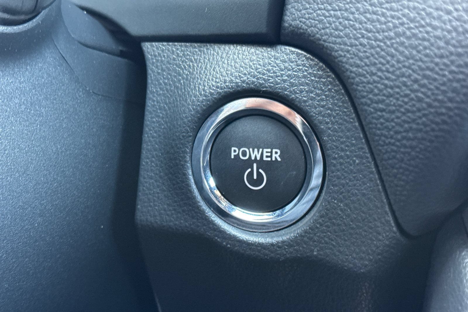 Certified 2025 Toyota RAV4 SE AWD/4WD image 29