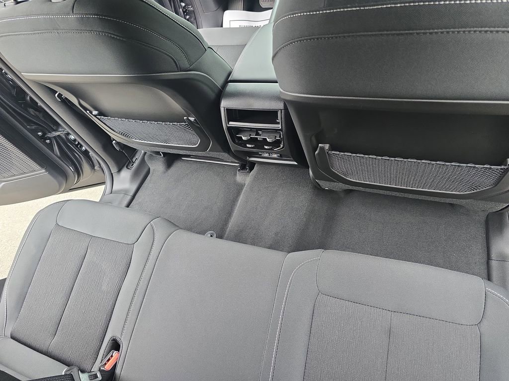 New 2025 Jeep Grand Cherokee Laredo image 12