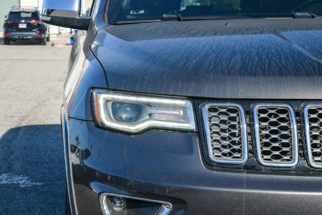 Used 2017 Jeep Grand Cherokee Overland RWD image 4