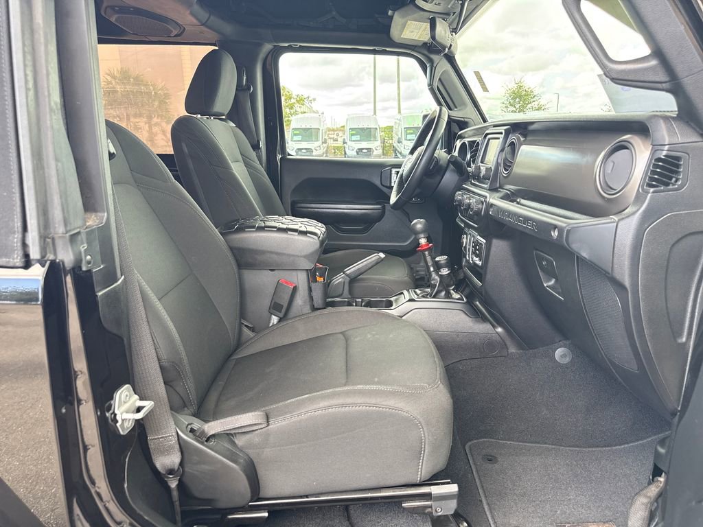 Used 2018 Jeep Wrangler Sport AWD/4WD image 23