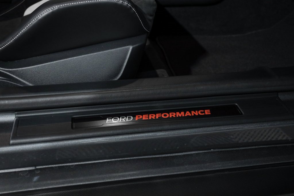 Used 2022 Ford Mustang Shelby GT500 w/ Carbon Fiber Track Pack image 28