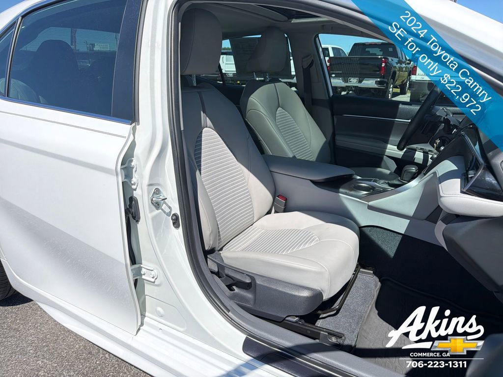 Used 2024 Toyota Camry SE FWD image 19