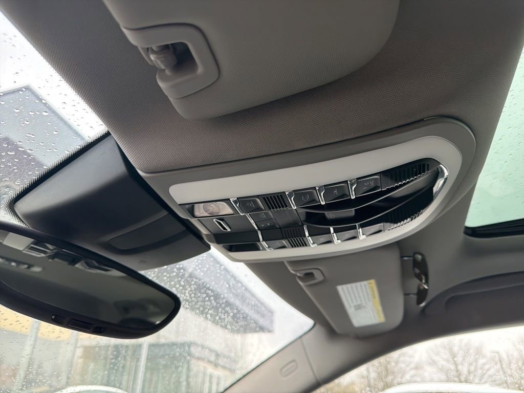 Used 2015 Porsche Panamera 4 AWD/4WD image 40