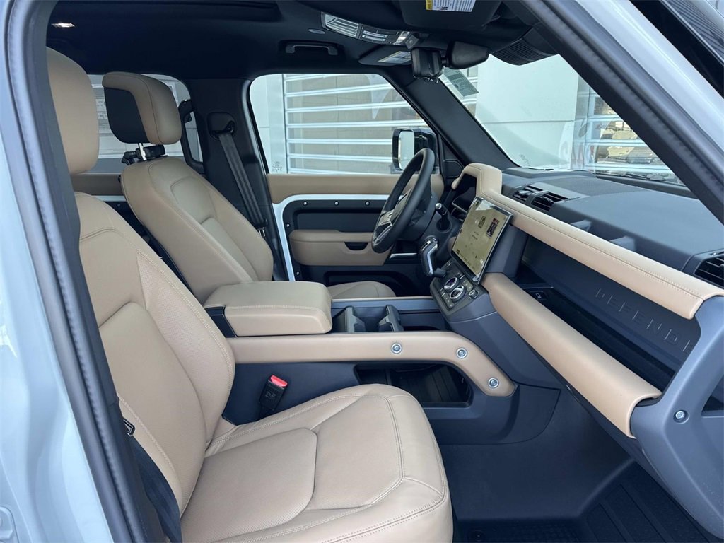New 2026 Land Rover Defender 110 X-Dynamic SE image 8