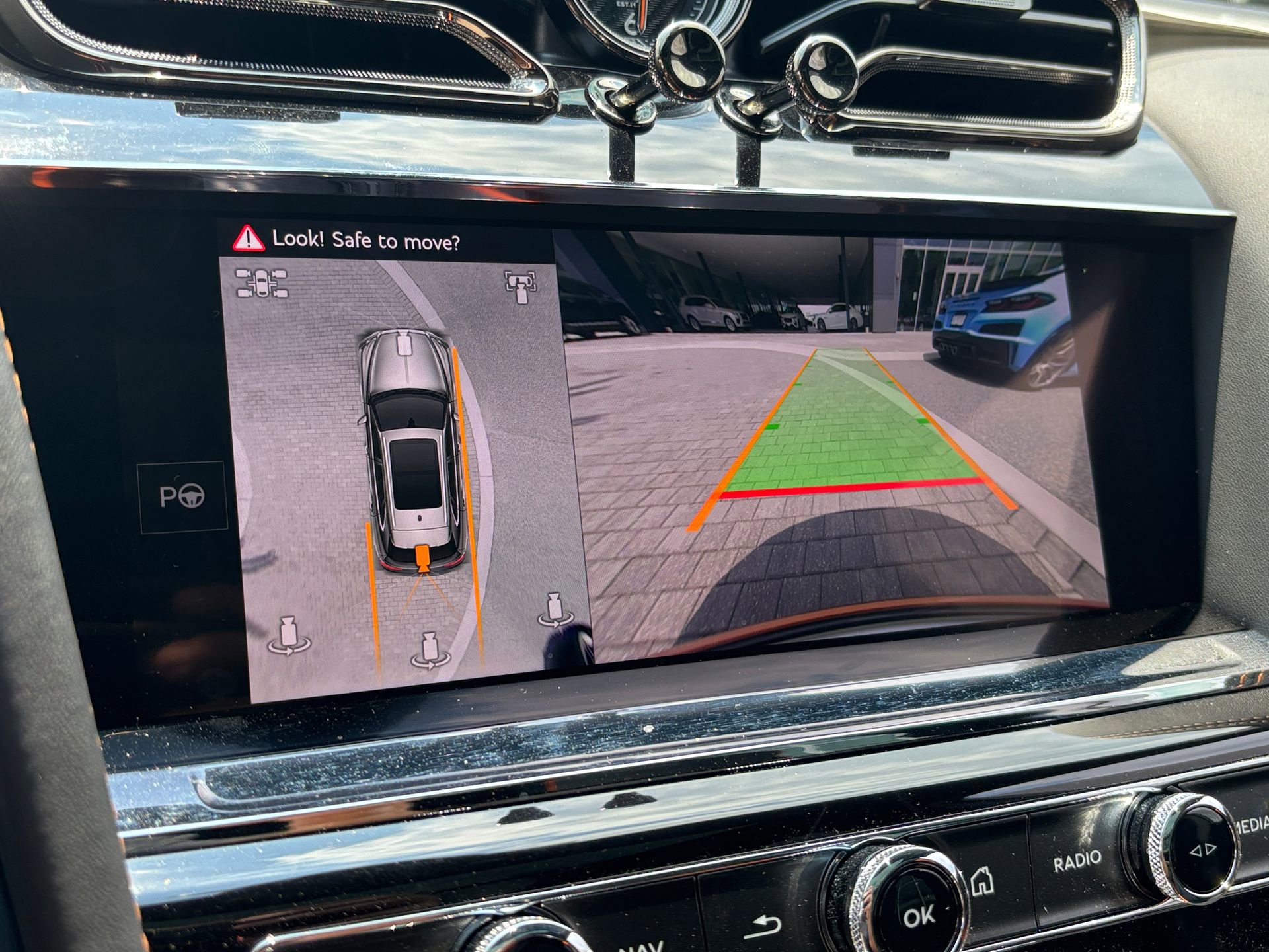 New 2025 Bentley Bentayga image 51