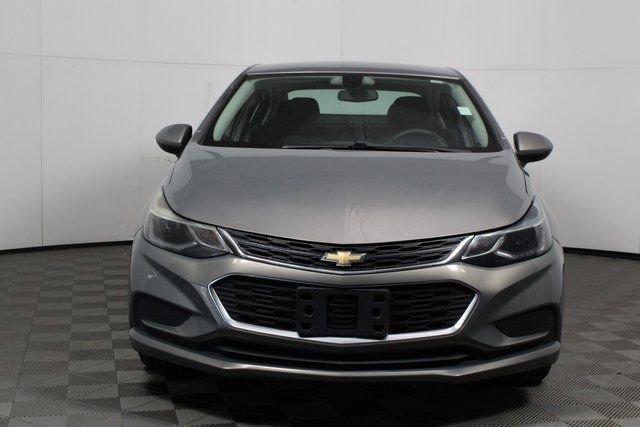 Used 2017 Chevrolet Cruze LT w/ Convenience Package image 2
