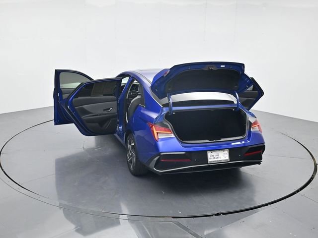 Used 2024 Hyundai Elantra Limited image 42