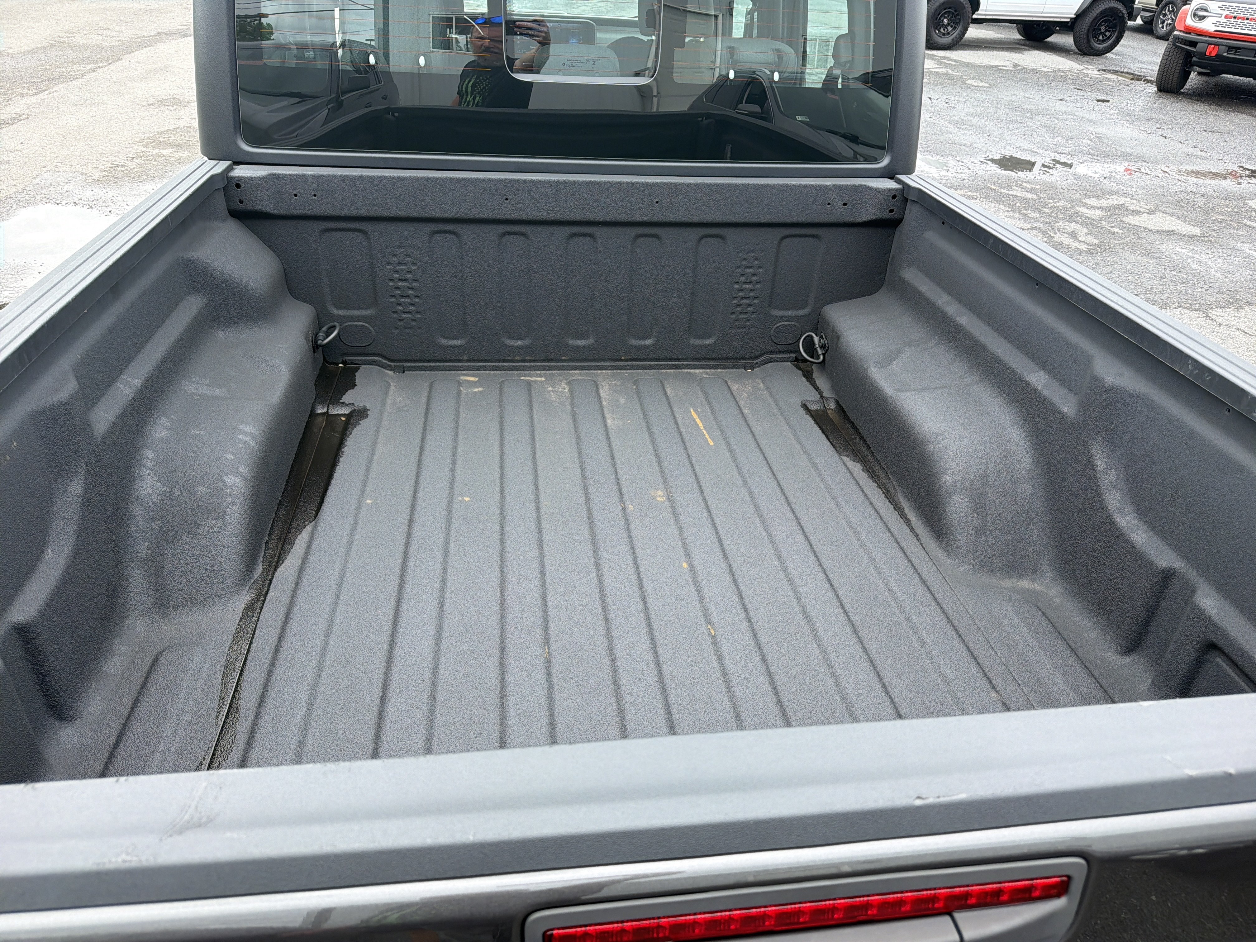 Used 2024 Jeep Gladiator Sport AWD/4WD image 7