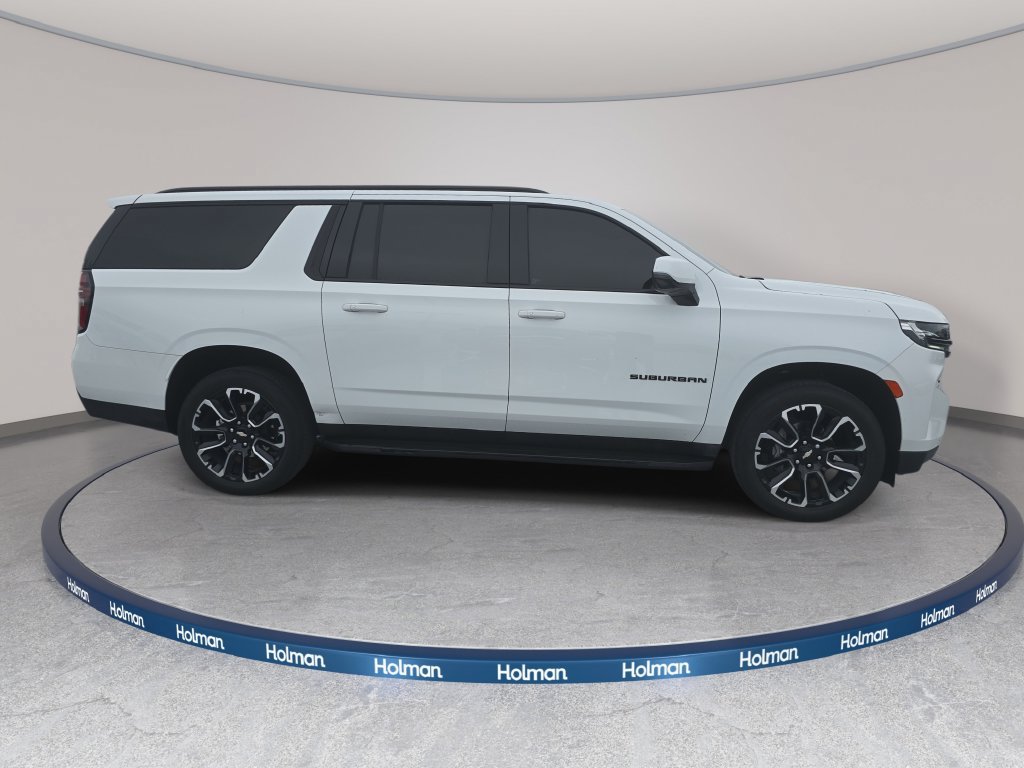 Used 2024 Chevrolet Suburban RST w/ Luxury Package RWD image 5