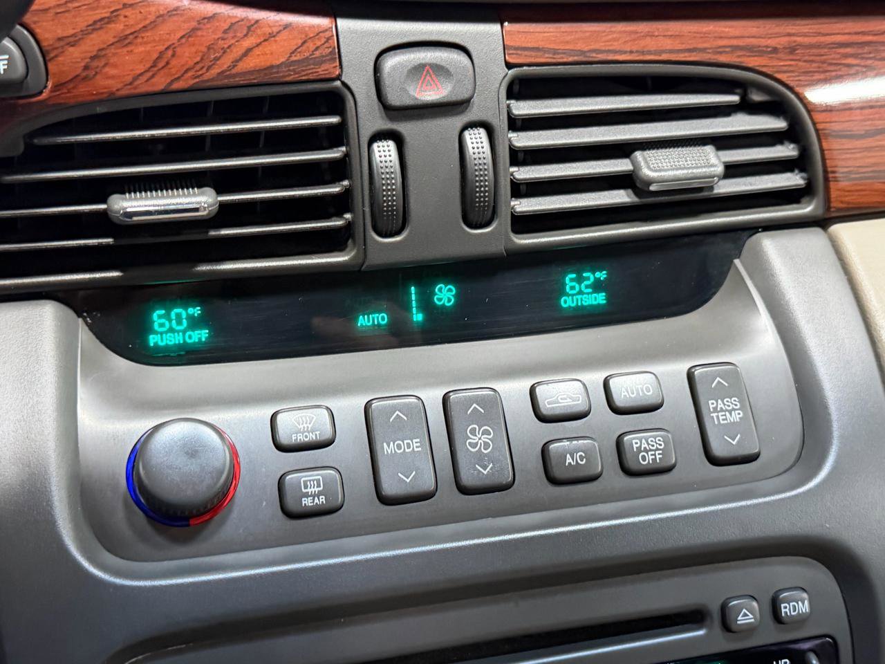 Used 2005 Cadillac De Ville Premium FWD image 32
