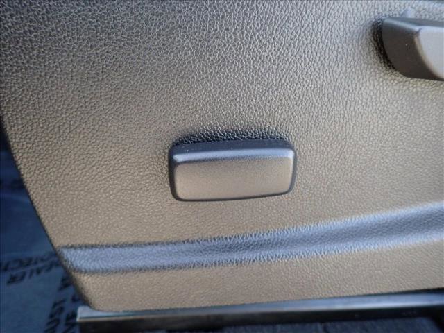 Used 2019 Chevrolet Colorado LT w/ Safety Package image 11