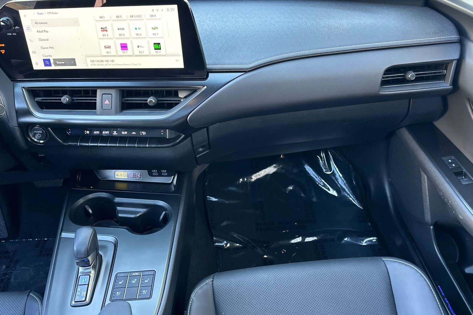 Used 2025 Lexus UX 300h FWD w/ Accessory Package (Z2) image 29
