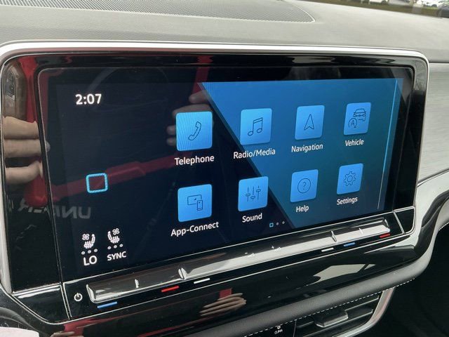 Used 2025 Volkswagen Atlas Cross Sport SE image 24