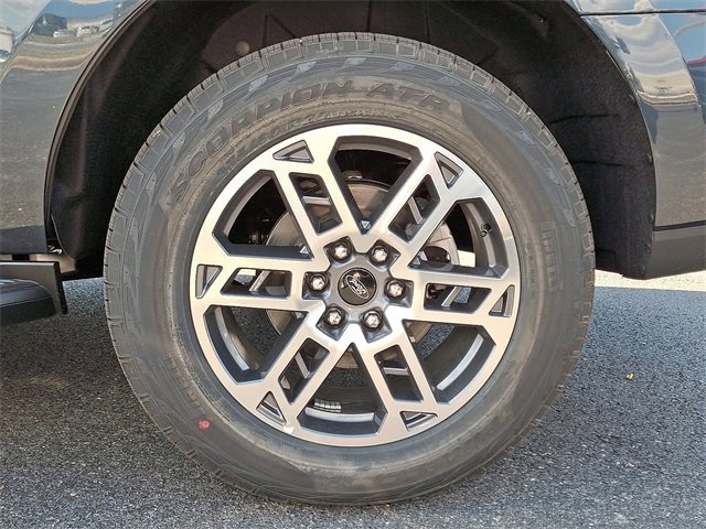 New 2025 Ford Expedition Active image 5